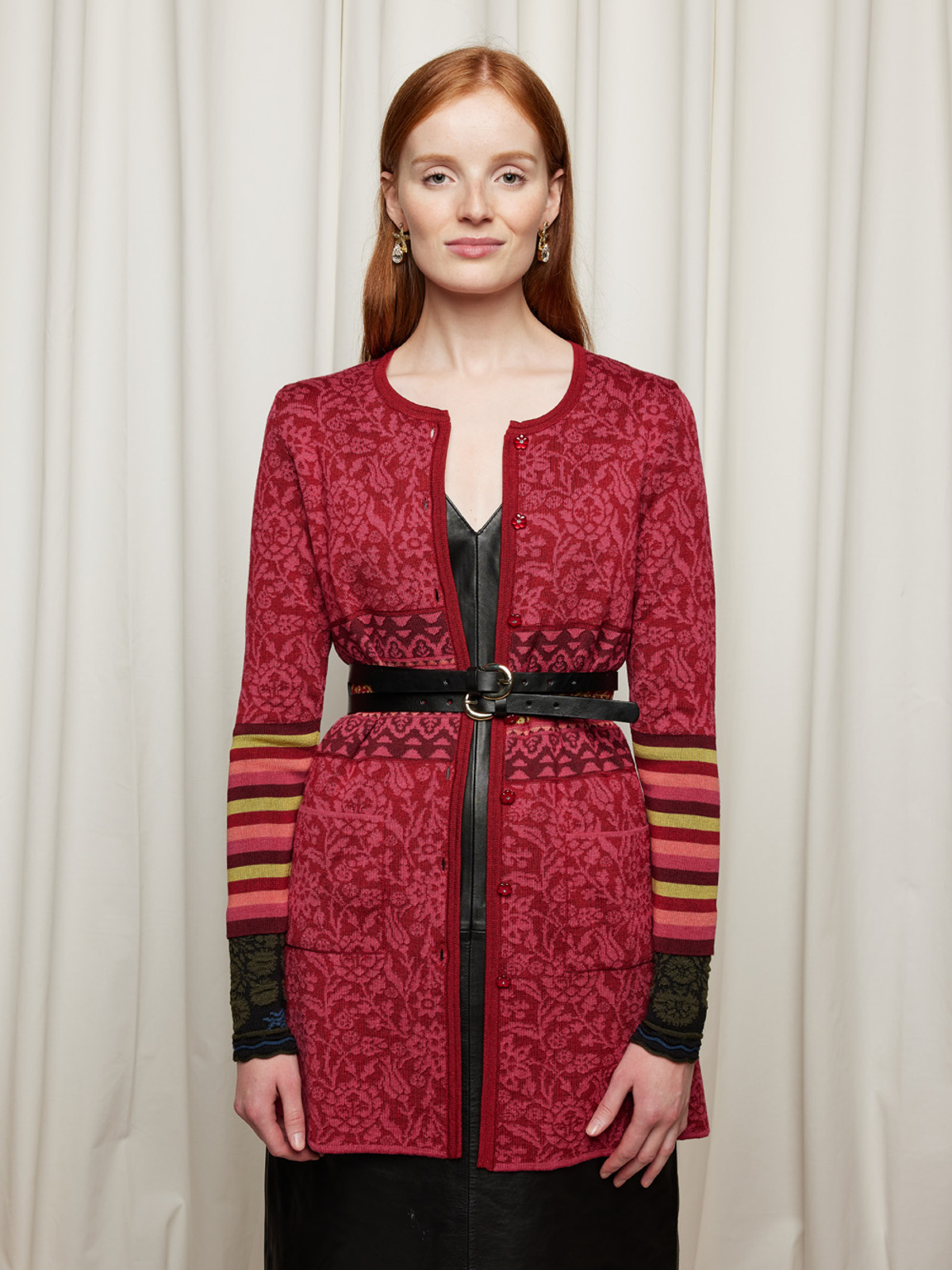 "新品未使用　OREANA　オレアナ　カーディガン　北欧ノルウェー　絹混北欧 Oleana | Silk road cardigan