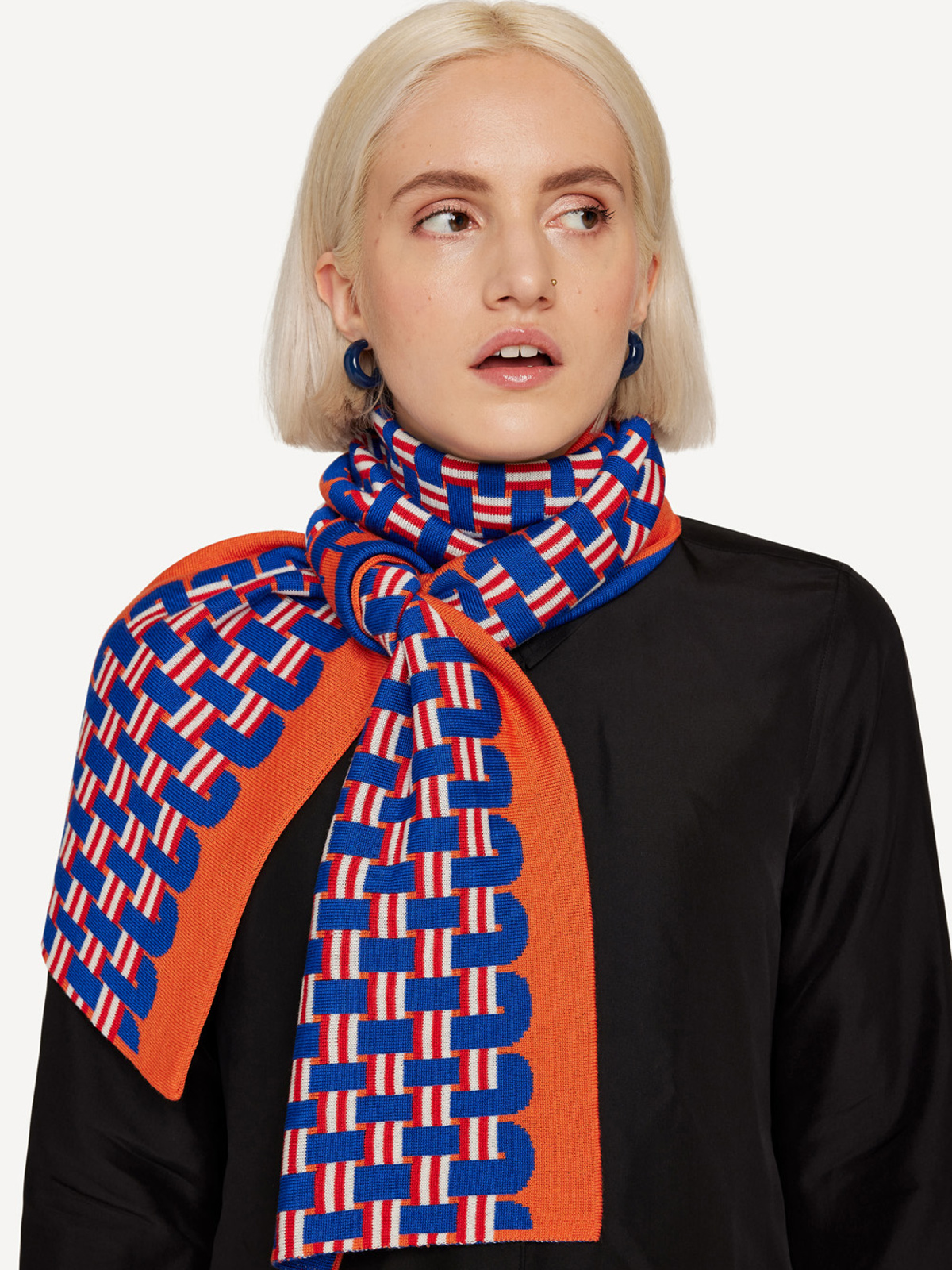 Flying shuttle scarf image #1