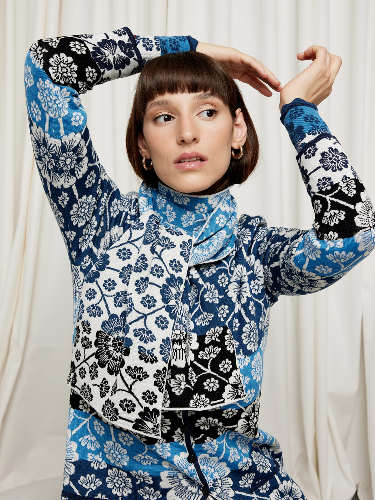 Marit scarf image #3