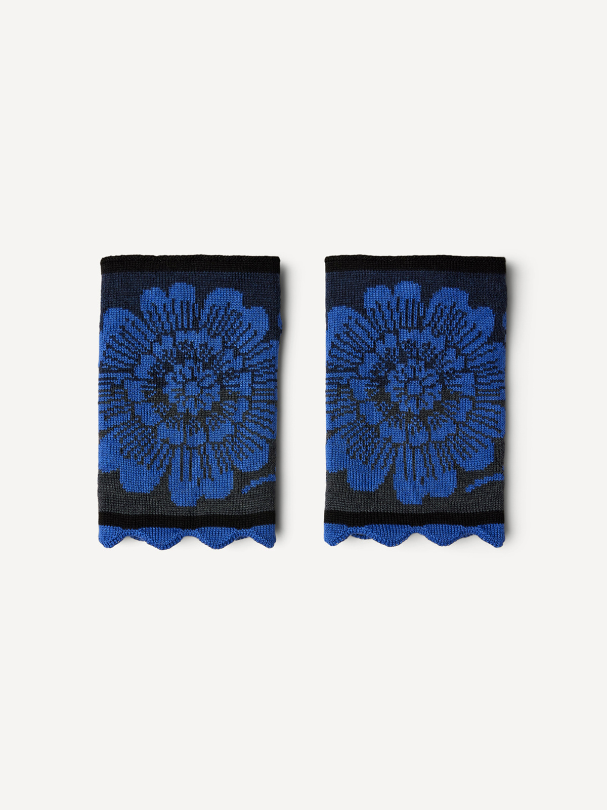 Marit wristlets image #1