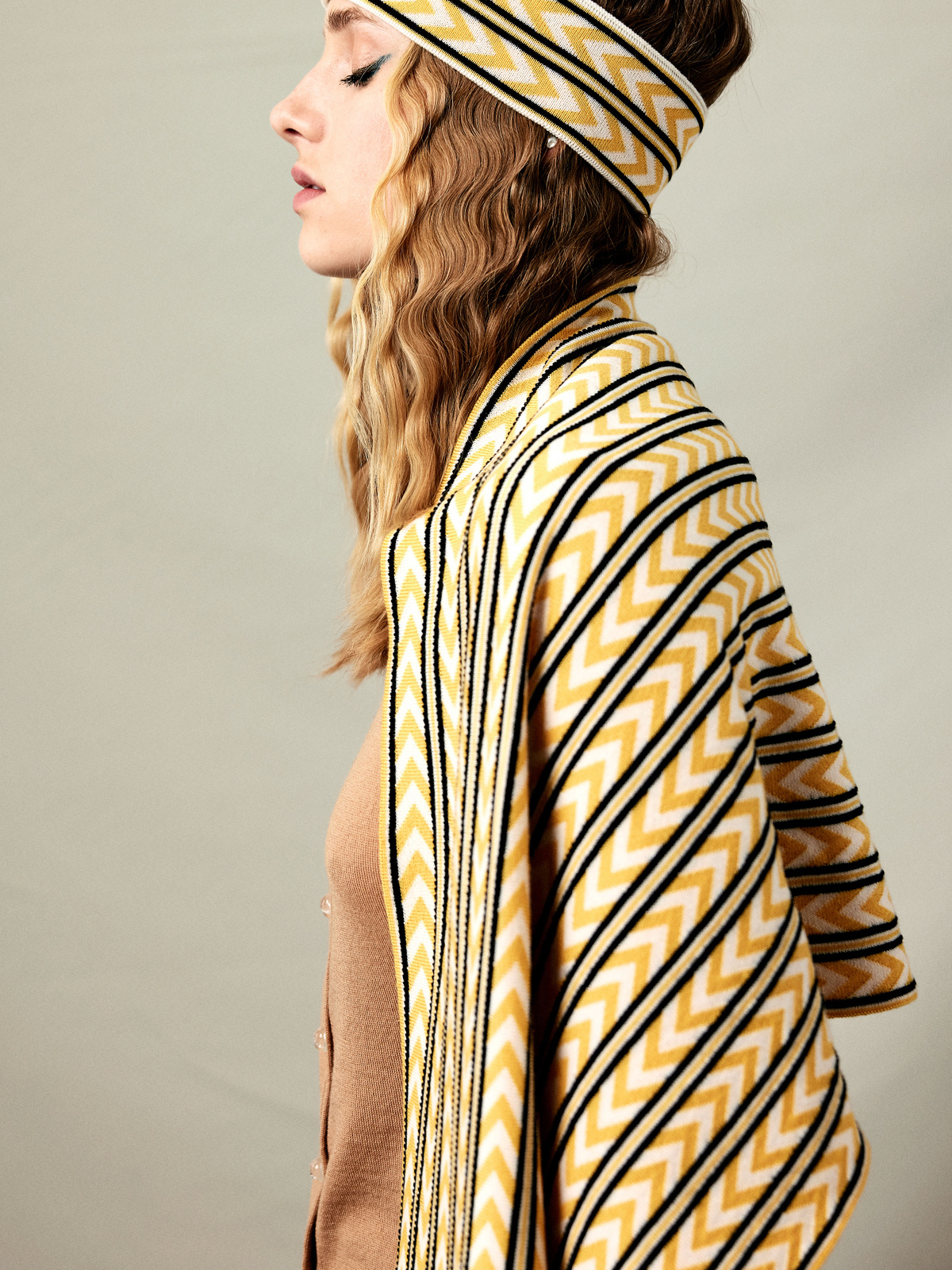 Dada direction scarf image #4