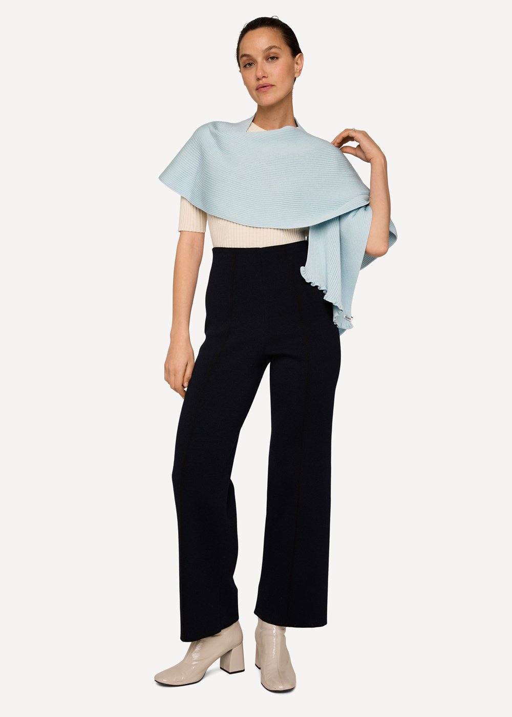 Left turn scarf, Whisper image #1
