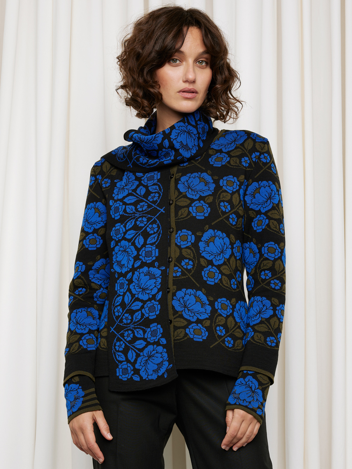 Hildegunn scarf image #1