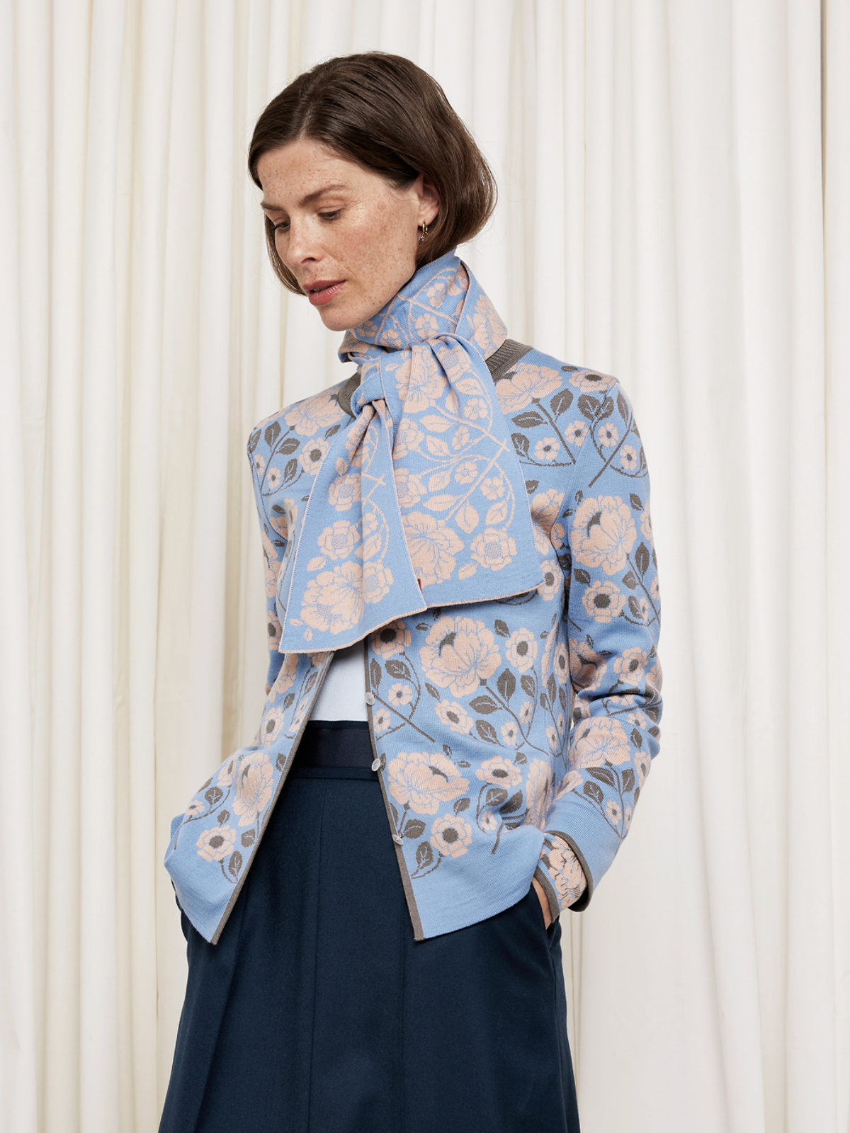 Hildegunn scarf image #3