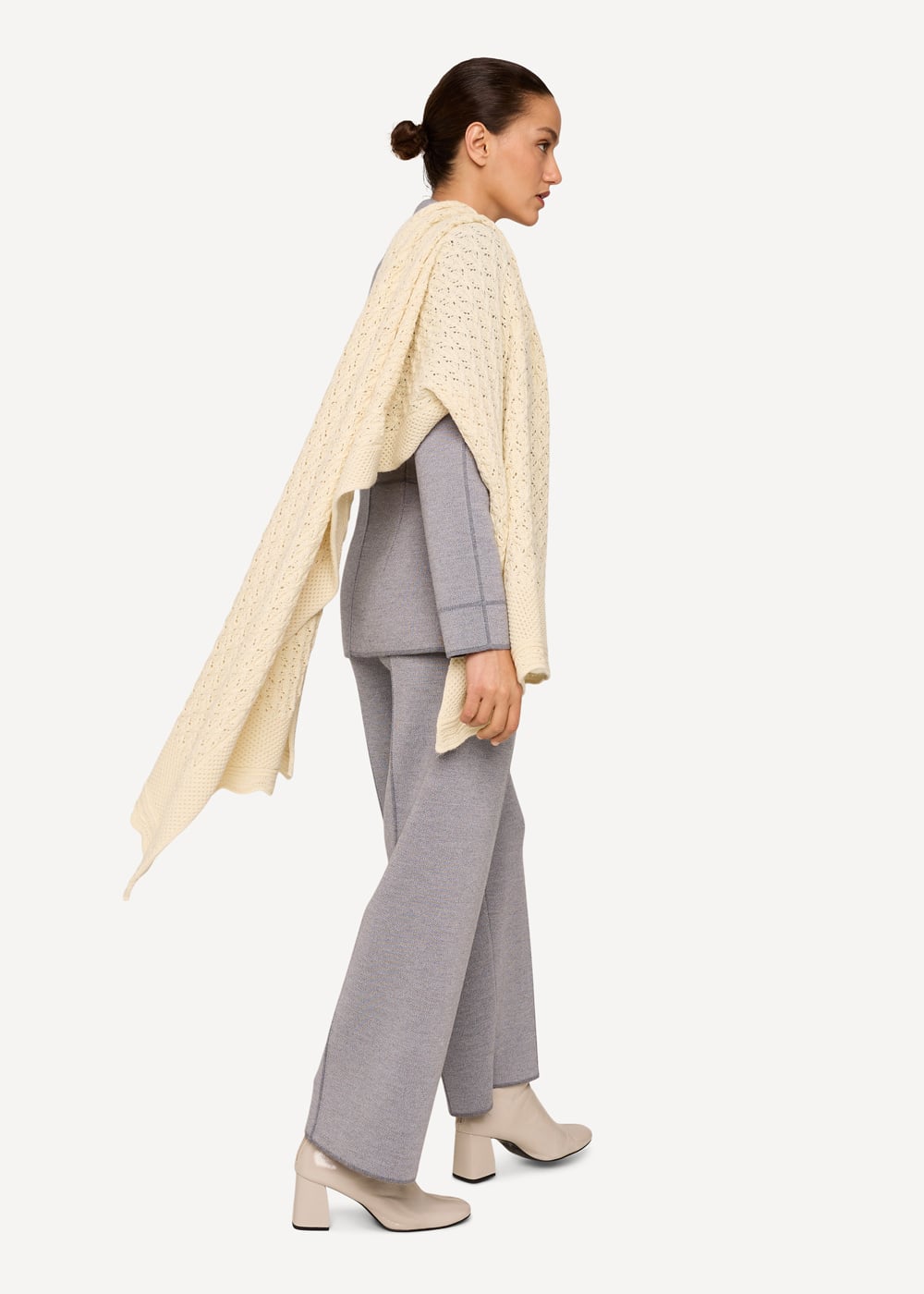 Soft structures throw-White-2