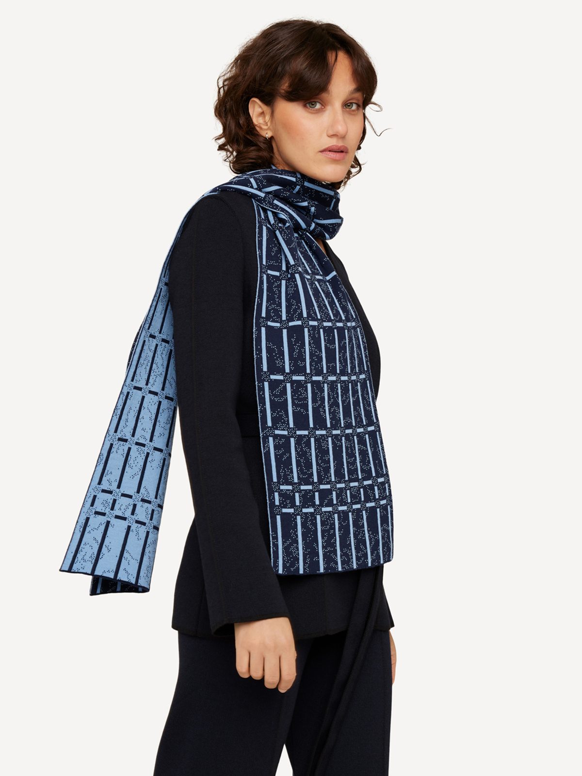 Garden grid scarf image #2