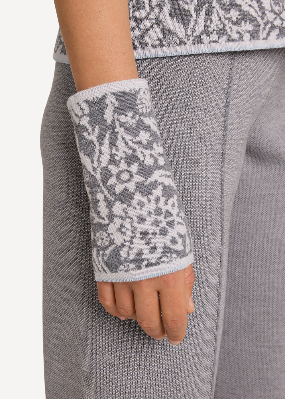 Signe wristlets-Grey-1