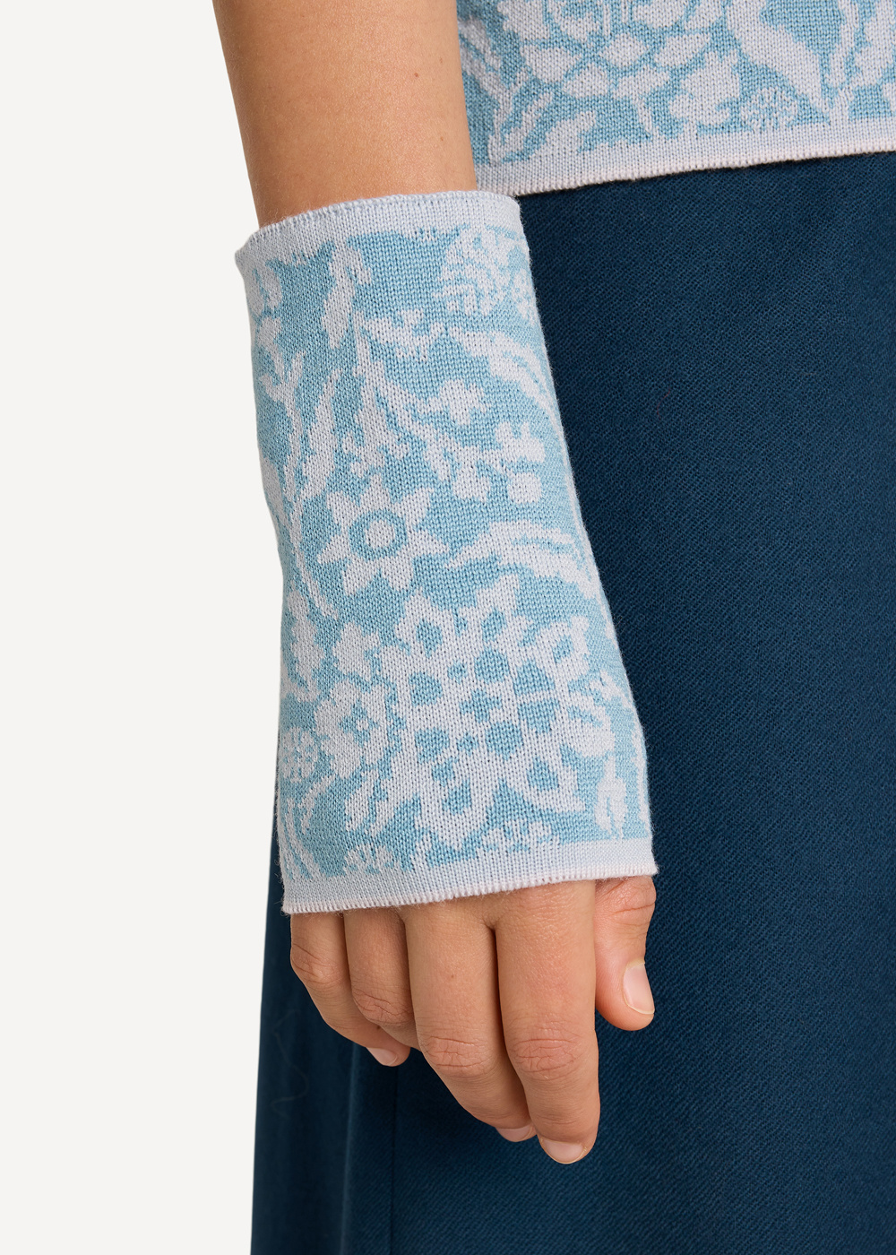 Signe wristlets-Light blue-1