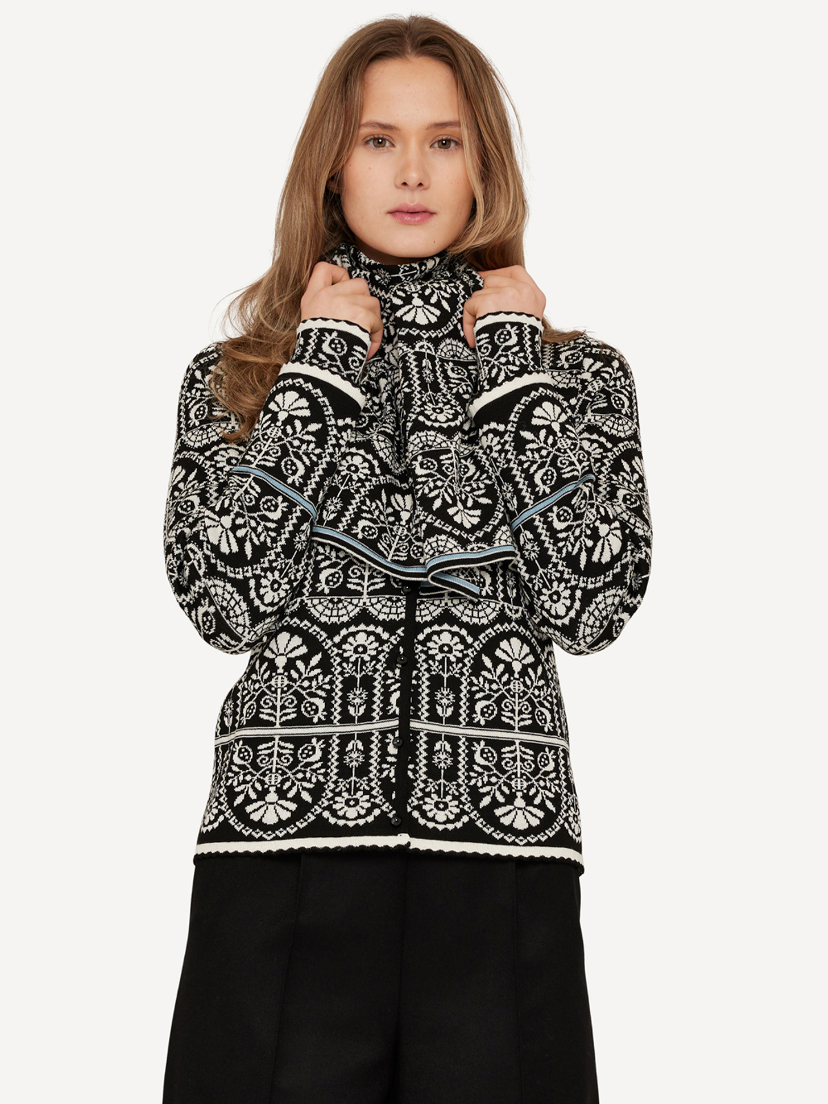 Oddrun scarf image #2