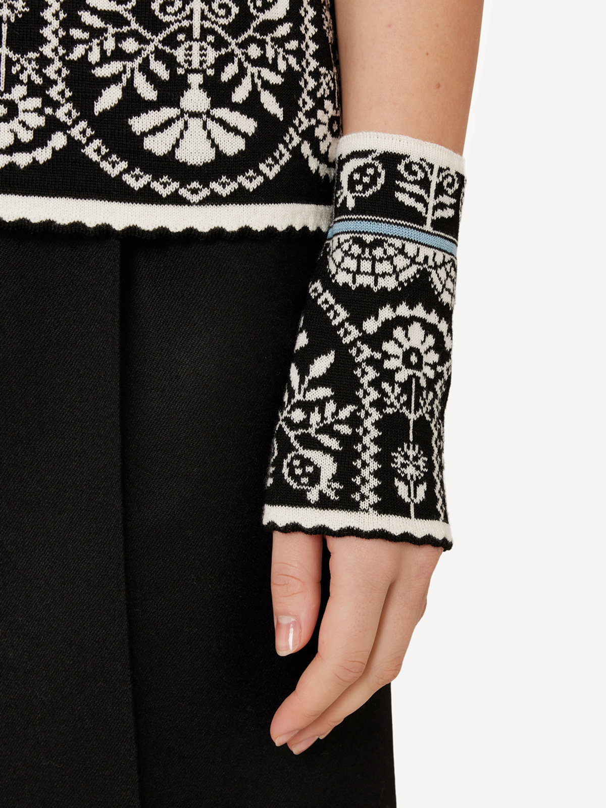 Oddrun wristlets image #1