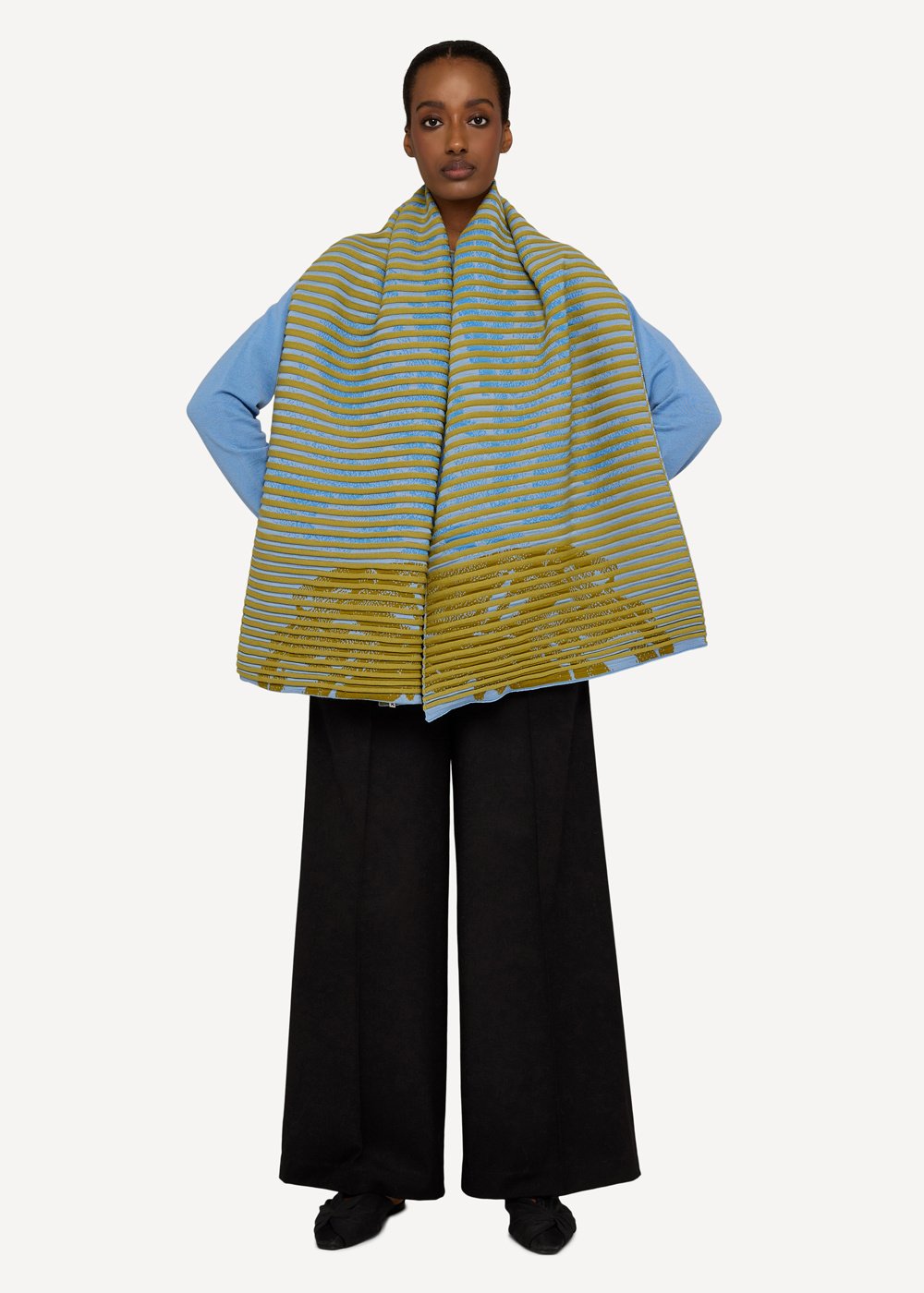 Anni skjerf, Light blue image #2