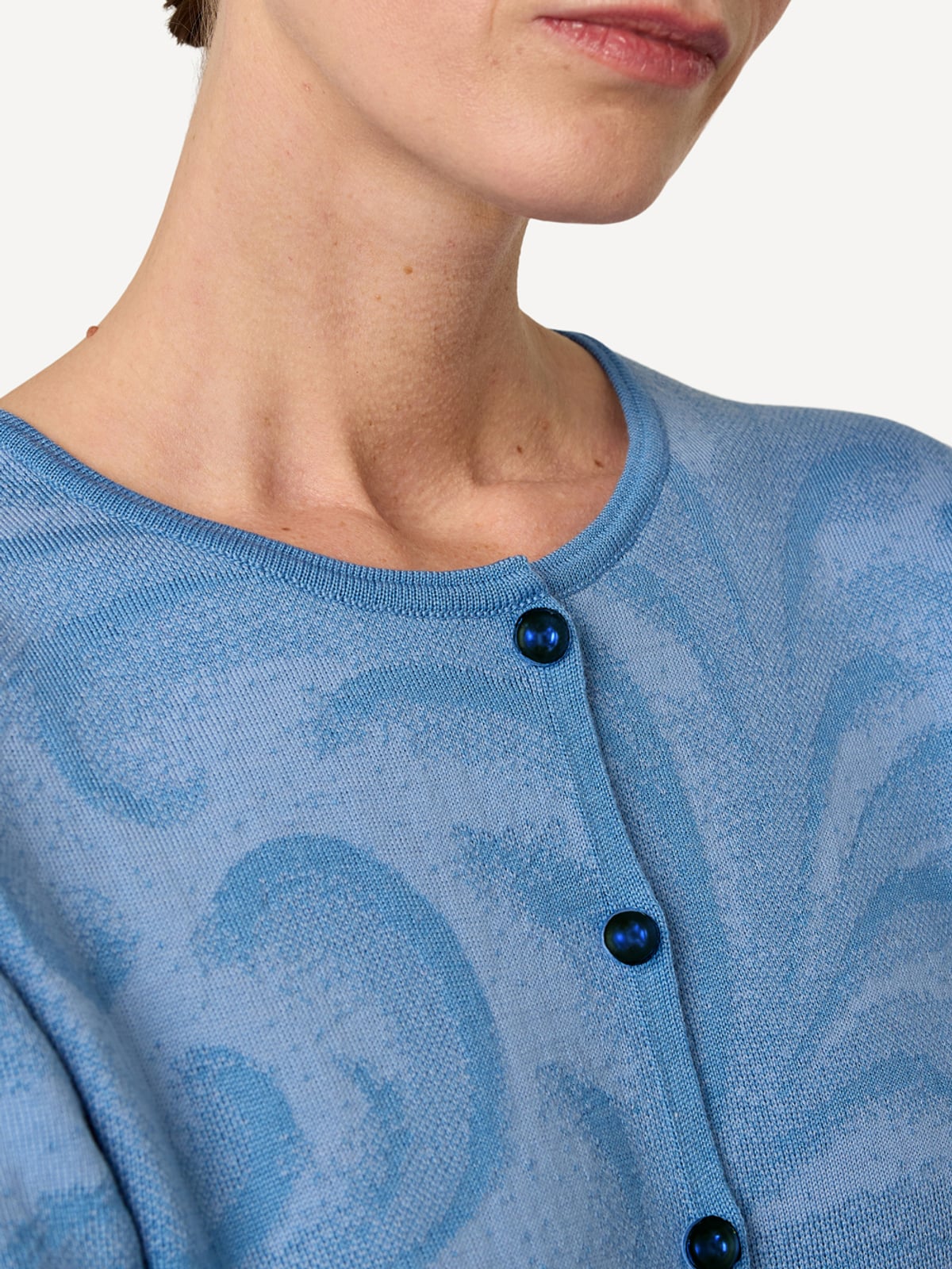 Rosemaling cardigan Glacier image #7