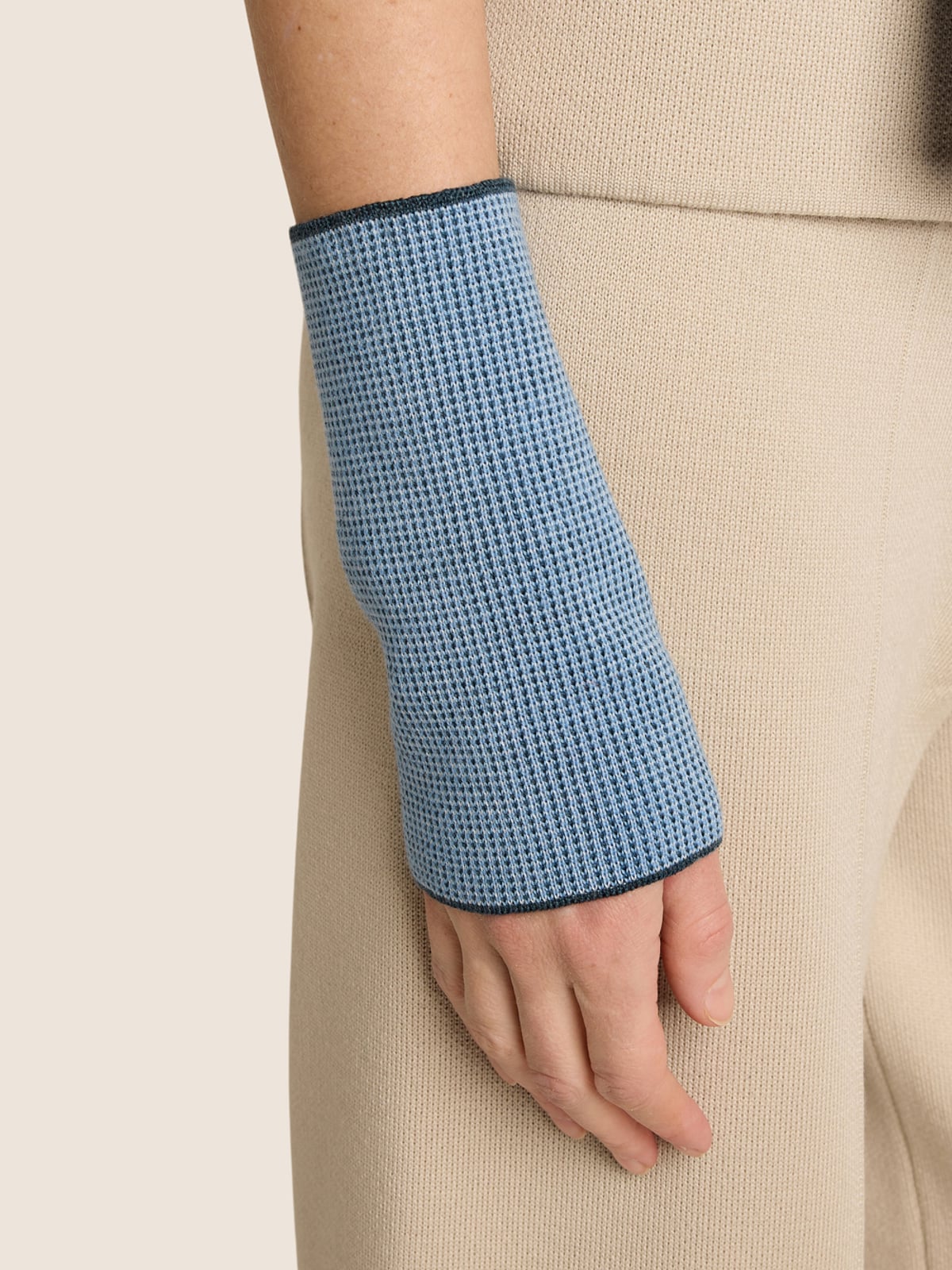Melderskin wrist warmers Glimmering fjord image #3