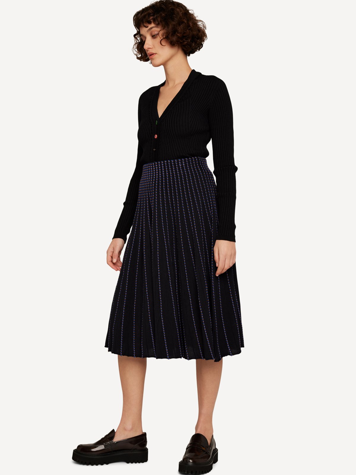 Extra shoelace skirt image #1