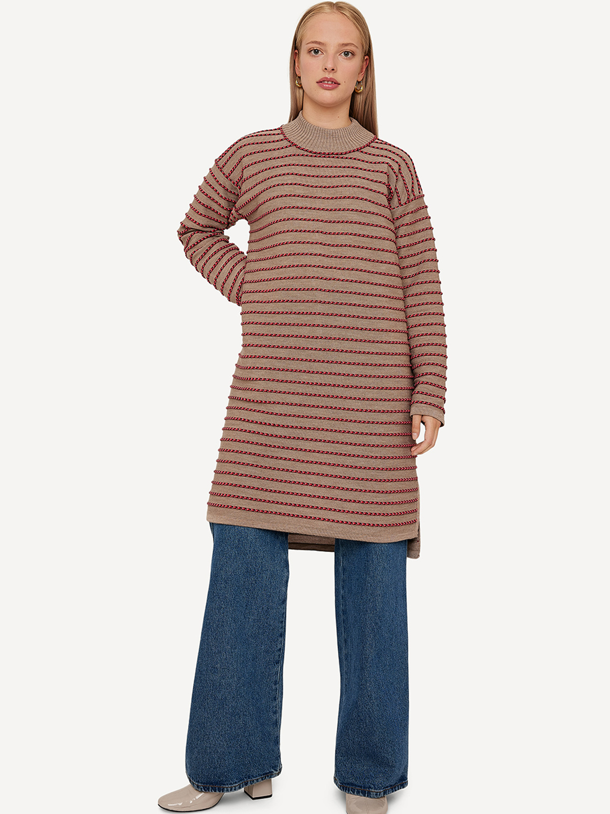 Extra shoelace dress image #1